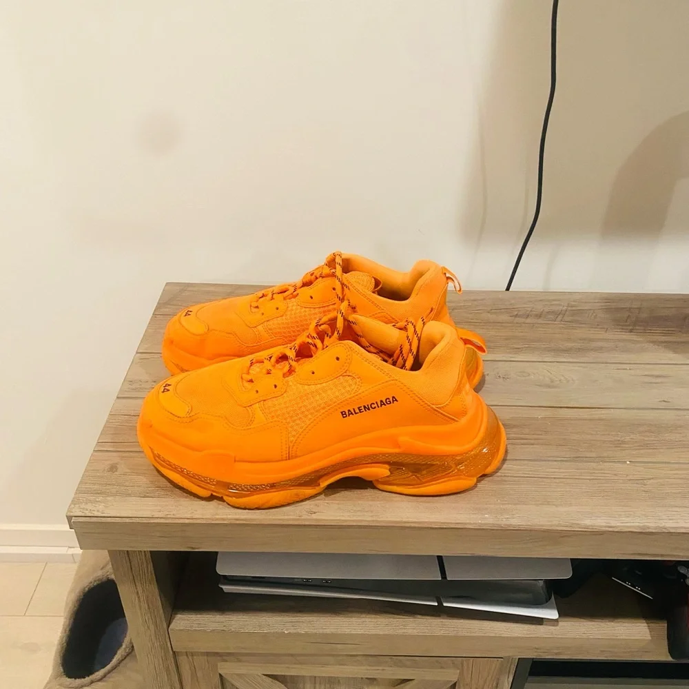 Only Worn 1x!!! Brand New!!! Triple Stacks Balenciaga Sneakers Great Condition!! - Picture 4 of 6